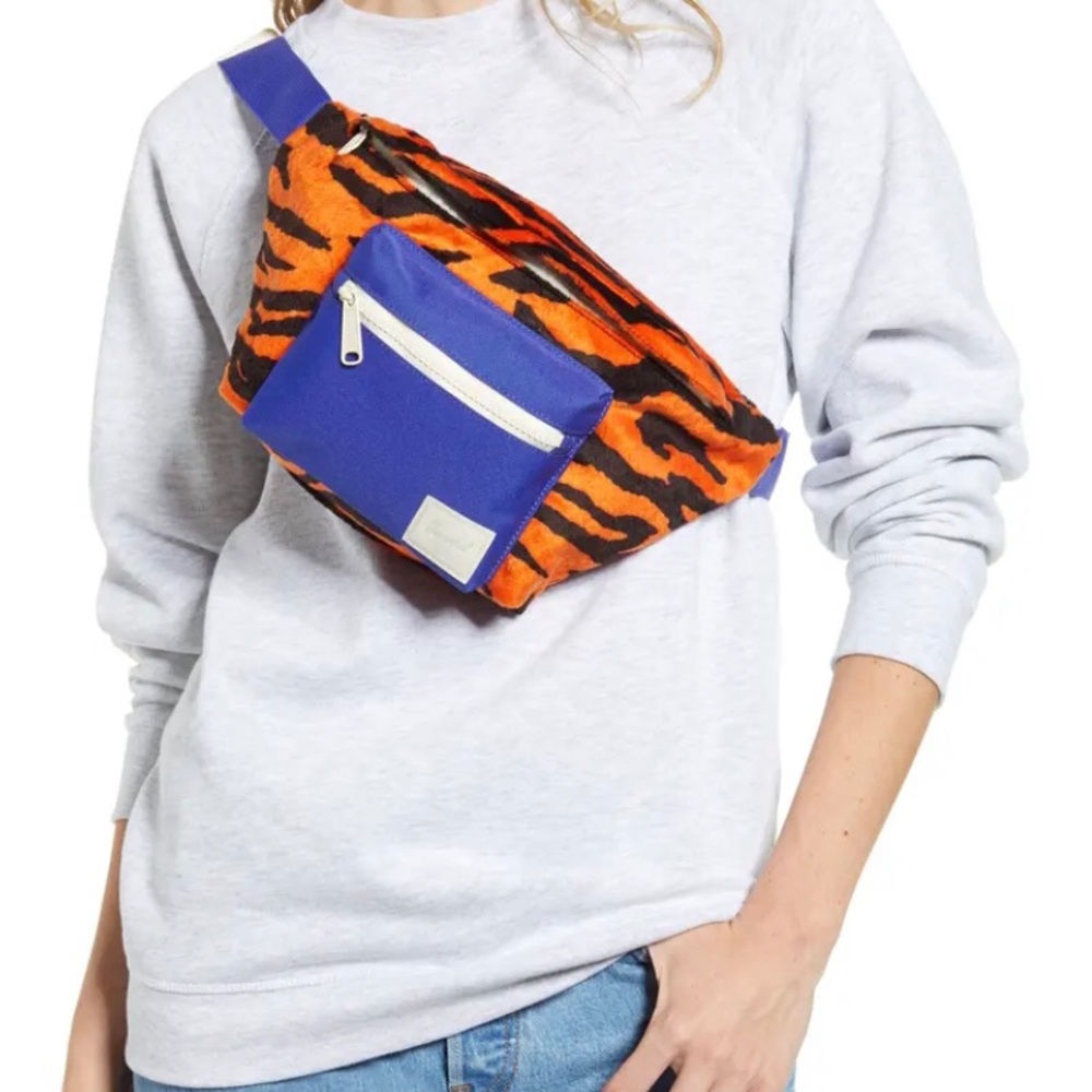 NWT Herschel Supply Co Seventeen Belt bag